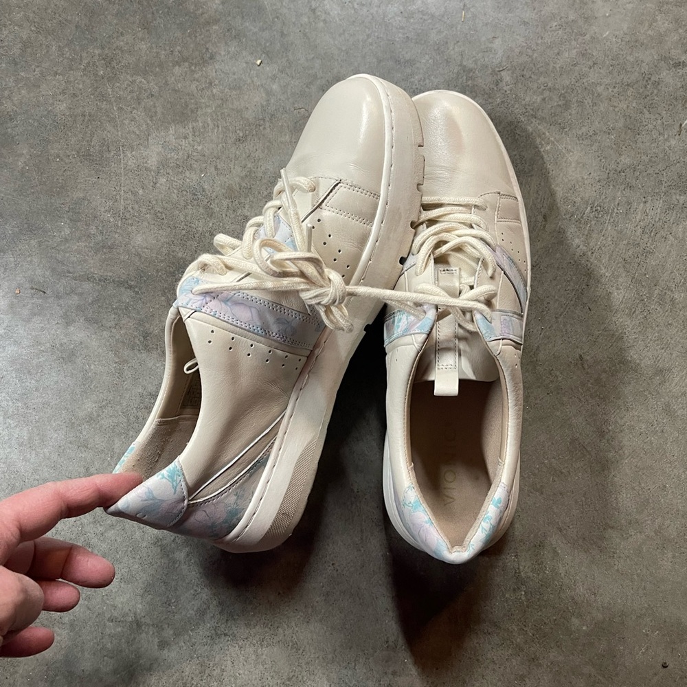 Vionic Off-White and Floral Sneakers - Size 10